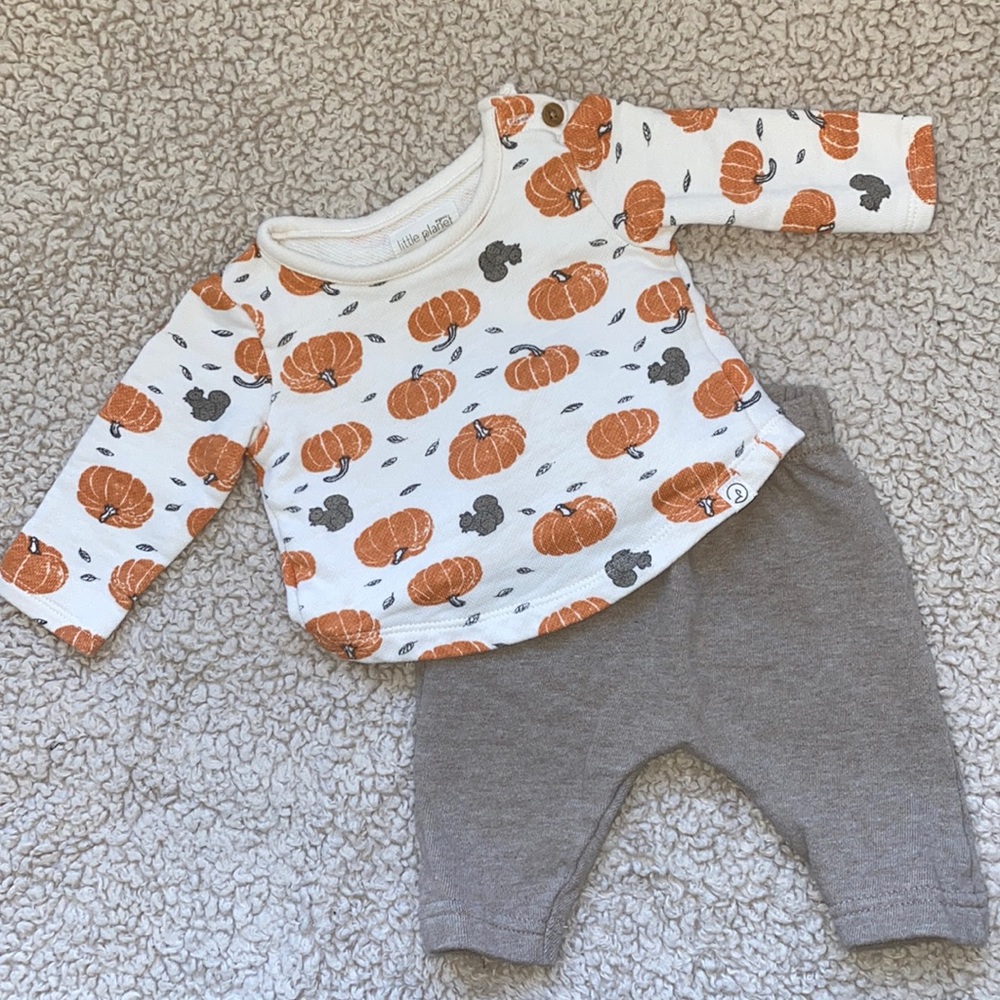 Little Planet Organic by Carters. Pumpkin Set. 3 Month.